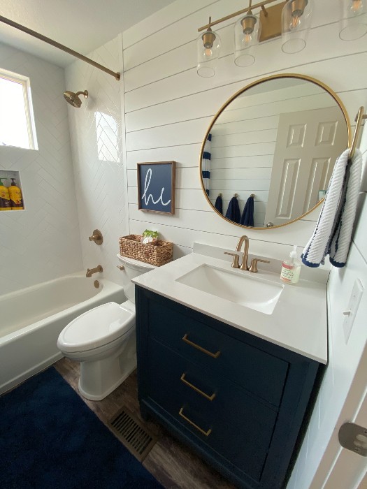 2020-12-jost-bath-remodel-bw-shaker-maple-white-mission-terblanche-after7.jpg