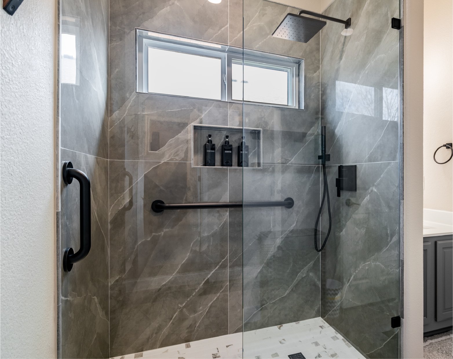 A Bathroom You’ll Love for Years to Come—Free Grab Bar Included