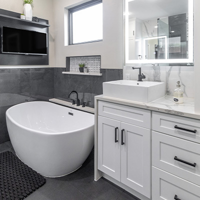 https://bathtune-up.com/siteassets/national-site/misc-national-pages/newsletter/full-bathroom-remodel-white-gray-tub-tn.jpg