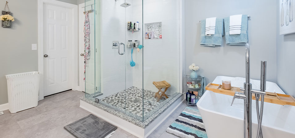 Shower features including bench seating and lot more